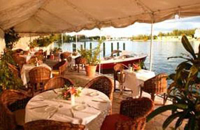 פריפורט Pelican Bay Hotel מסעדה תמונה